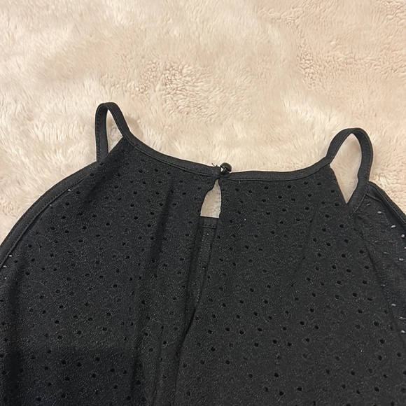 Black sleeveless blouse, Suzy Shier, size Small - Picture 6 of 8